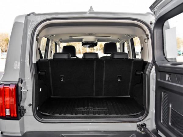 空間大懸掛舒服,四驅2.0T能越野的低價格SUV,帶你看坦克300 空間大懸掛舒服,四驅2.0T能越野的低價格SUV,帶你看坦克300