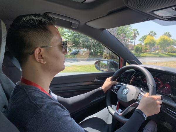 賽道體驗第八代高爾夫GTI：快得有血有肉有靈魂