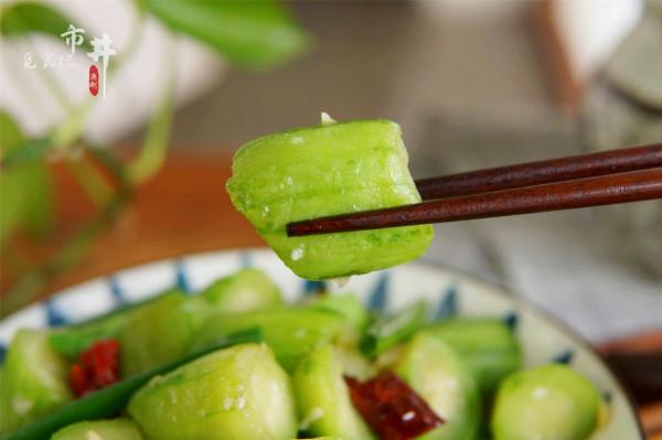 炒絲瓜發黑,記得下鍋前“加一步”,絲瓜碧綠鮮嫩,不費油還好吃 炒絲瓜發黑,記得下鍋前“加一步”,絲瓜碧綠鮮嫩,不費油還好吃