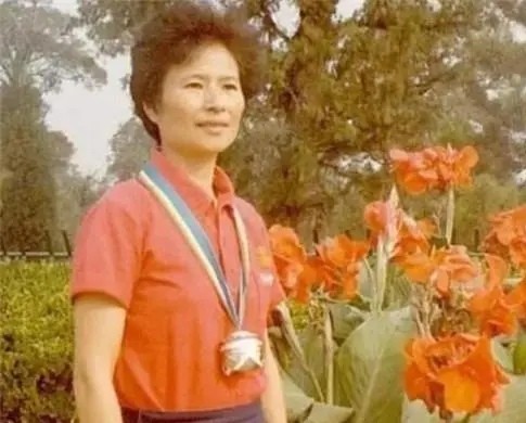 60年代&OpenCurlyDoubleQuote;乒乓世界冠軍&rdquo;：自願搬進養老院，除夕夜在廁所遺憾離世