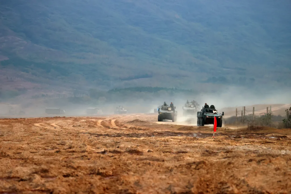 燃！第71集團軍某旅“陸戰之王”炸裂現場