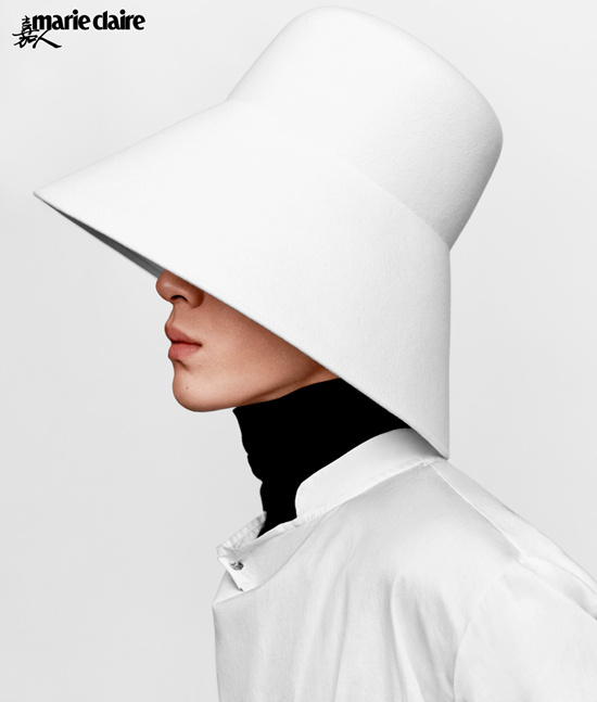 硬照絕!井柏然全新封面大片 微露香肩野性又純欲 硬照絕!井柏然全新封面大片 微露香肩野性又純欲