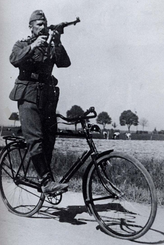 騎著腳踏車征戰歐洲：二戰德國腳踏車大軍的軍用腳踏車是什麼樣的