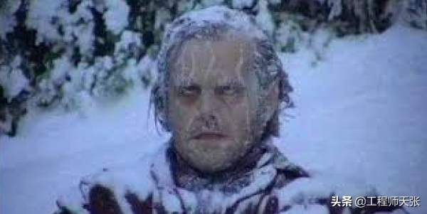 哀牢山遇難人員越冷越不穿衣？失溫後怪行為：矛盾脫衣、臨終挖洞