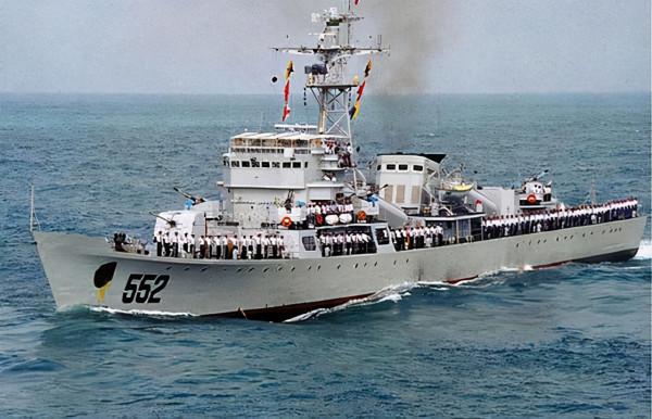 1997年香港迴歸在即,英艦故意闖入南海搞事情,中國海軍教他做人 1997年香港迴歸在即,英艦故意闖入南海搞事情,中國海軍教他做人