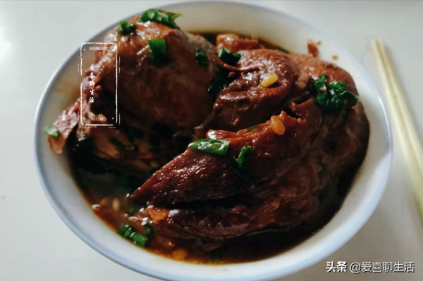 冬補真該吃它，鍋中一燉湯鮮肉嫩，熱乎乎軟糯糯，鮮美滋補又饞人