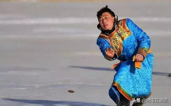 蒙古族古老的冰上游戲阿日嘎