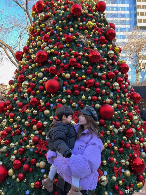 趙雅芝變馮程程，張鈞甯像雪精靈！分分秒秒被女明星聖誕照破防了