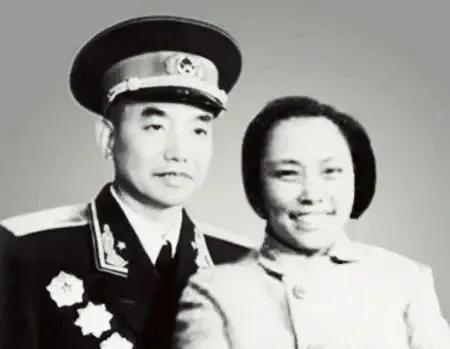 指揮打仗時得空寫小說,被人說不務正業,看肖克上將怎樣漂亮回懟 指揮打仗時得空寫小說,被人說不務正業,看肖克上將怎樣漂亮回懟