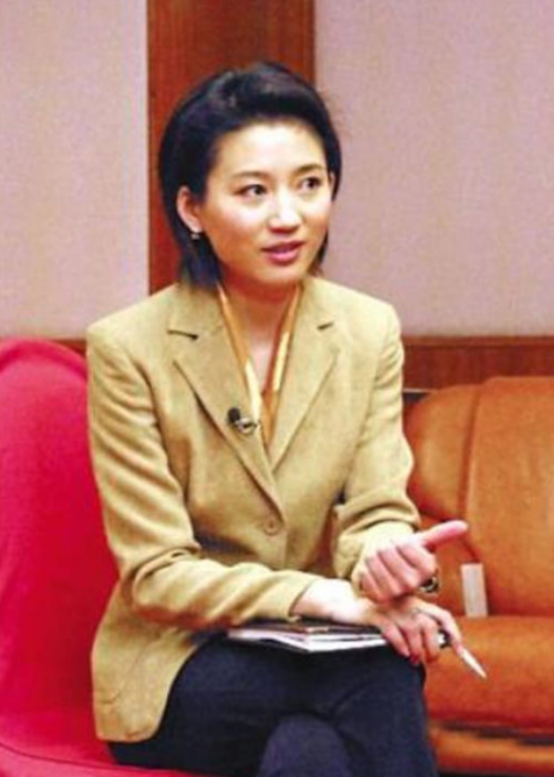 從“央視一姐”到“銷聲匿跡”，53歲的王小丫去哪了？