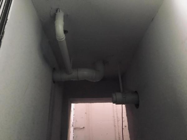 一樓帶小院的房子今天獨立下水改造完工