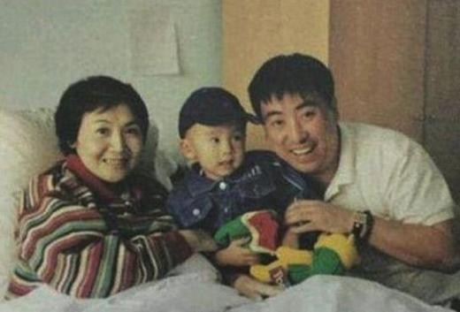 90年代當紅女星李媛媛,37歲奪視後,39歲高齡產子,41歲癌症離世 90年代當紅女星李媛媛,37歲奪視後,39歲高齡產子,41歲癌症離世