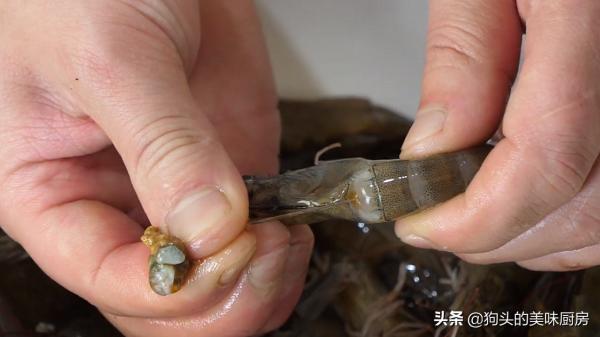 煮大蝦時，切記不要用水煮，教你一招，鮮嫩又入味，鮮美不發腥