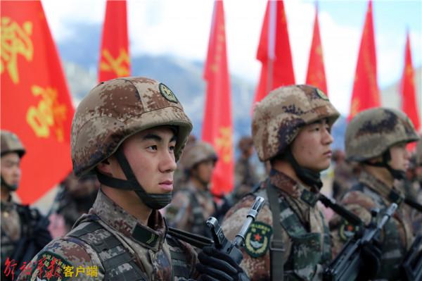 第77集團軍某旅：新年開訓燃炸雪域大地