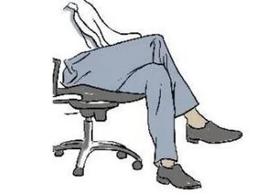 13歲女孩坐姿不良致嚴重脊柱側彎,這個壞習慣不可小覷 13歲女孩坐姿不良致嚴重脊柱側彎,這個壞習慣不可小覷