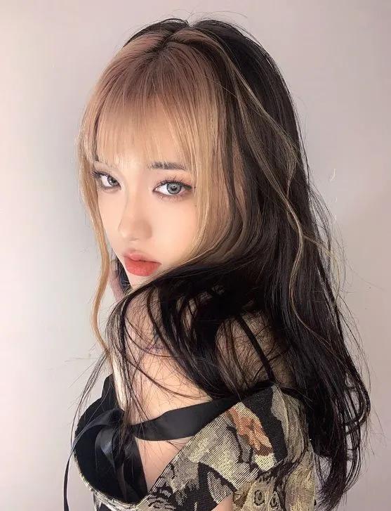 2021年第一個爆款髮型「爆頂染」