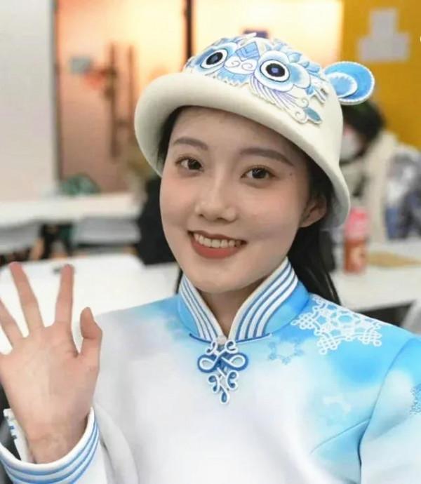 從舉牌小姐姐的服裝變化，看奧運會中國風的潮流變遷，傳承中創新