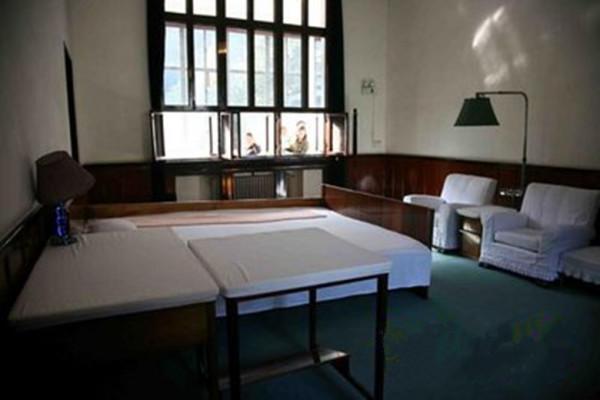 1966年，毛主席在一神秘山洞居住12天，臨走時表示：我還會回來的