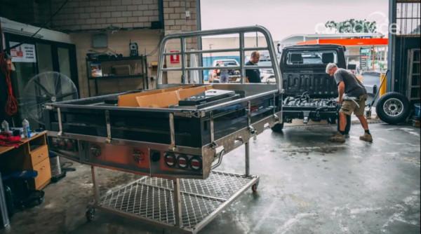 買一輛國六的豐田LC79回來改一下(第一章) 買一輛國六的豐田LC79回來改一下(第一章)