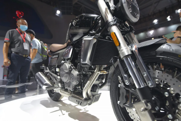 前衛科幻的公升級運動巡航RA9、RX850、RE5等賽科龍摩博會下餃子 前衛科幻的公升級運動巡航RA9、RX850、RE5等賽科龍摩博會下餃子