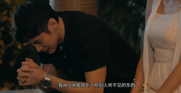 《山村老屍》導演新作，鬼後羅蘭加持，卻依然擺脫不了爛片的命運