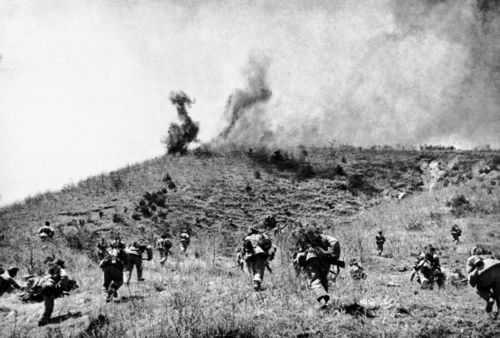 1950年，彭老總前往朝鮮戰場時借了三隻虎，最後他們戰績如何？