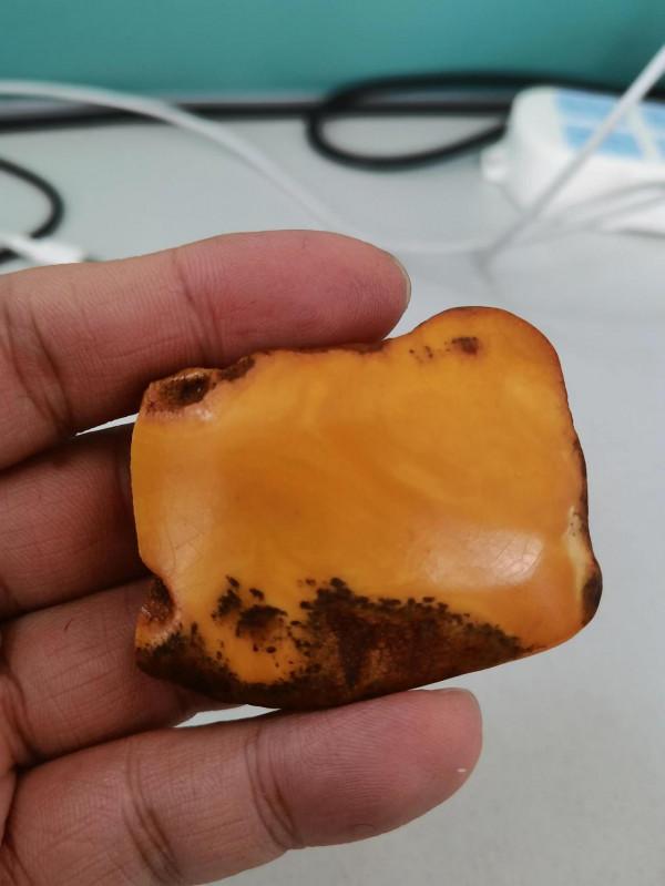 一塊跨過千山萬水的老蜜蠟 一塊跨過千山萬水的老蜜蠟