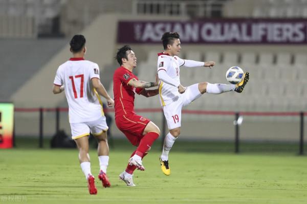 國足苦戰越南!武磊梅開二度加絕殺!體力不支遭圍攻 李鐵1點難解 國足苦戰越南!武磊梅開二度加絕殺!體力不支遭圍攻 李鐵1點難解