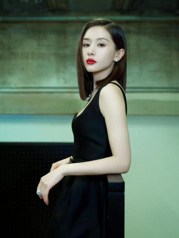 1米59又怎樣?王子文一襲小黑裙配利落直髮,小個子穿出了大氣場 1米59又怎樣?王子文一襲小黑裙配利落直髮,小個子穿出了大氣場