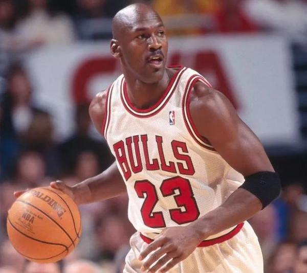 NBA巨星球衣銷量：詹姆斯在30個州領先，為什麼喬丹僅有3個州？