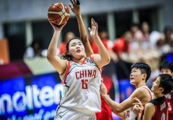 20歲的女籃小將劉禹彤身高201cm，有女版奧尼爾之稱，未來可期