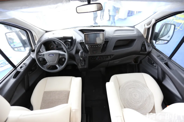 短途旅居｜法美瑞福特T型房車——福牛1號榮耀迴歸