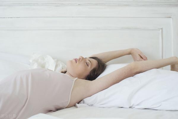 53歲阿姨原話:將近10年的腰背痛,全靠這個動作好了,現在很輕鬆 53歲阿姨原話:將近10年的腰背痛,全靠這個動作好了,現在很輕鬆