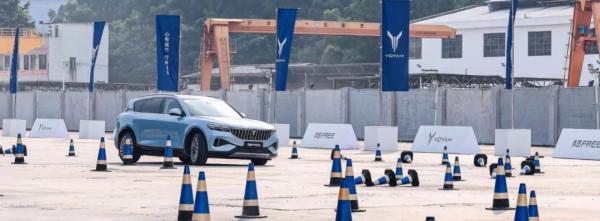 理想ONE最針鋒相對的新車，配空氣懸架和四缸增程器