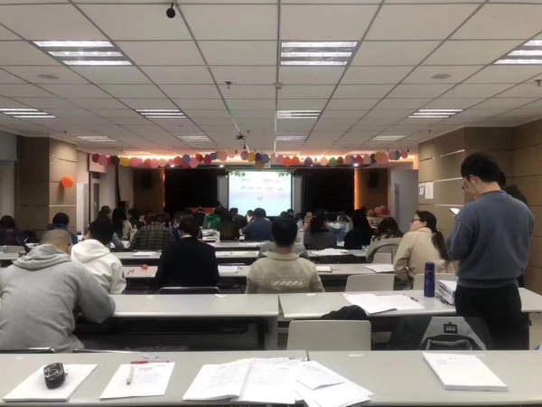 沒考上公務員，我成了年薪40萬的公考老師