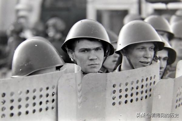 老照片 1993年的俄羅斯首都莫斯科 那個動盪的歲月 老照片 1993年的俄羅斯首都莫斯科 那個動盪的歲月