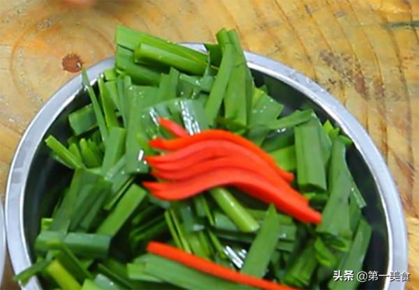 飯店的韭菜炒雞蛋為啥鮮嫩又翠綠，這幾個技巧很重要，學會在家做