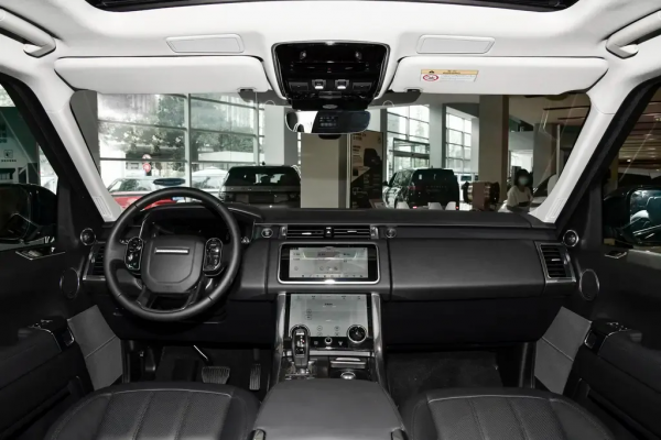 百公里油耗2.7L，能夠6.3秒破百，攬勝運動版PHEV強不強？