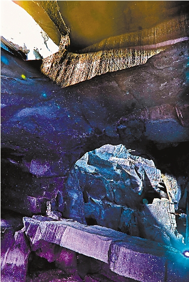 考古石燕巖“水下謎洞”