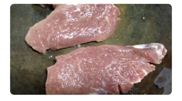 廣東人經常吃蜜汁叉燒肉是怎麼做。現在就教你