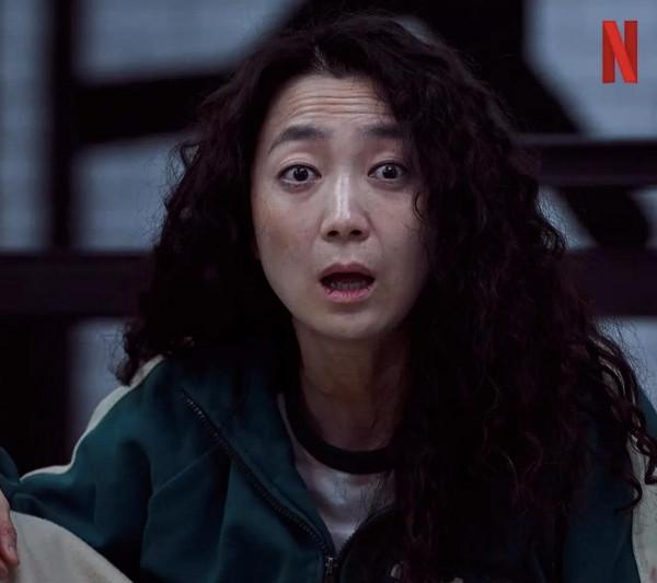 《魷魚遊戲》中的反派老頭，如何保證自己不會死在遊戲中？