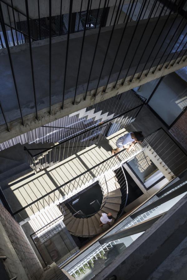 與綠色和光明為伍，當混凝土遇上花園，創造出明亮通透的生活環境