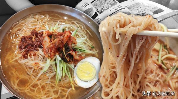 肉醬冷麵，還是酸甜口的，我想吃的就是這碗解暑神器