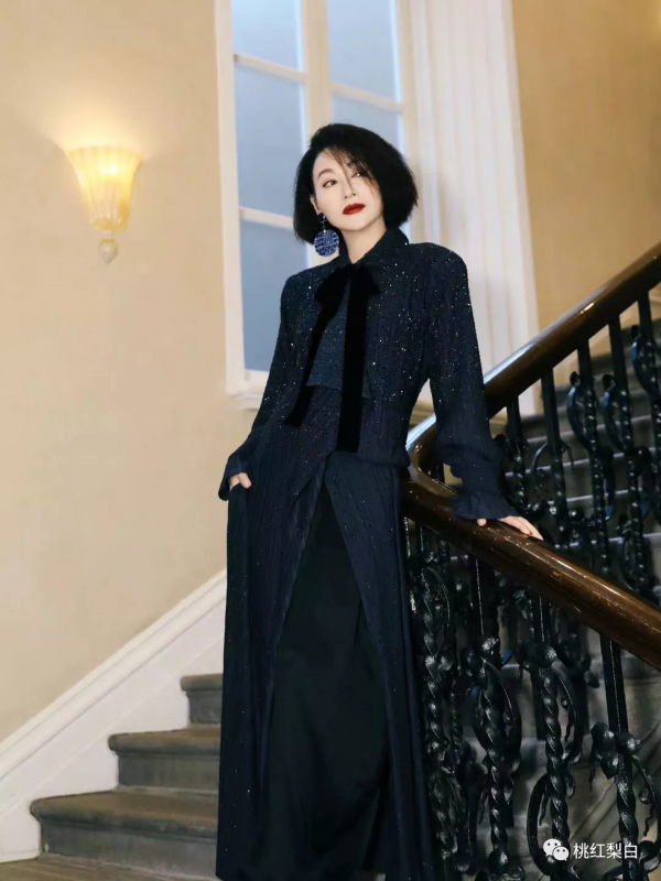 港女真霸氣!鄧萃雯氣場全開,彷彿自帶囂張BGM 港女真霸氣!鄧萃雯氣場全開,彷彿自帶囂張BGM