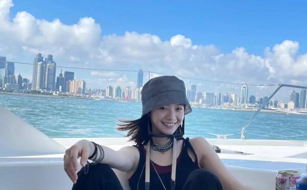 都說姜泥醜，可是小姐姐的現代裝好美呀