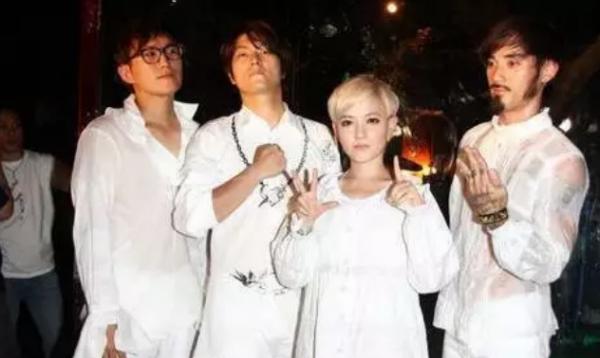 “健康歌”范曉萱:從“天之驕女”到“女魔頭”,是誰害了她? “健康歌”范曉萱:從“天之驕女”到“女魔頭”,是誰害了她?