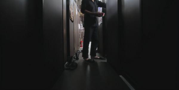 日本網咖難民:住在“天堂”活在“地獄”,日本底層的人間失格 日本網咖難民:住在“天堂”活在“地獄”,日本底層的人間失格