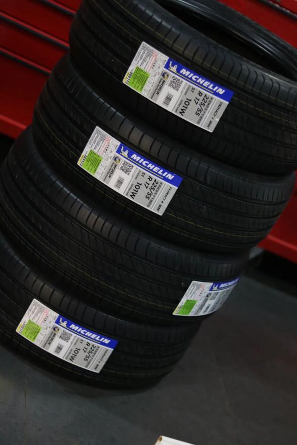 怪獸修車：翻新一輛13年的二手寶馬5系，耗時25天完美復活它