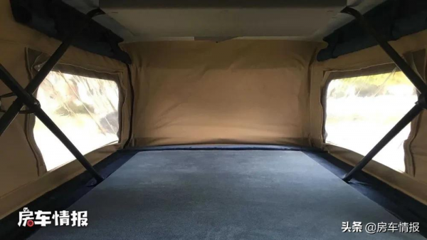 福特E150房車見過嗎？配4.6L排量8缸發動機，外觀穩重內部挺實用