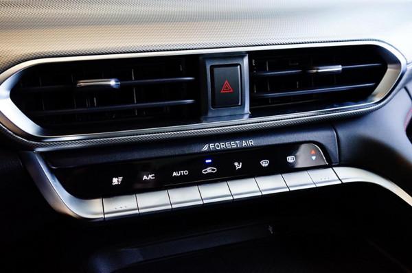 外在前衛有個性 內在科技夠智慧 長安UNI-T車型分析導購